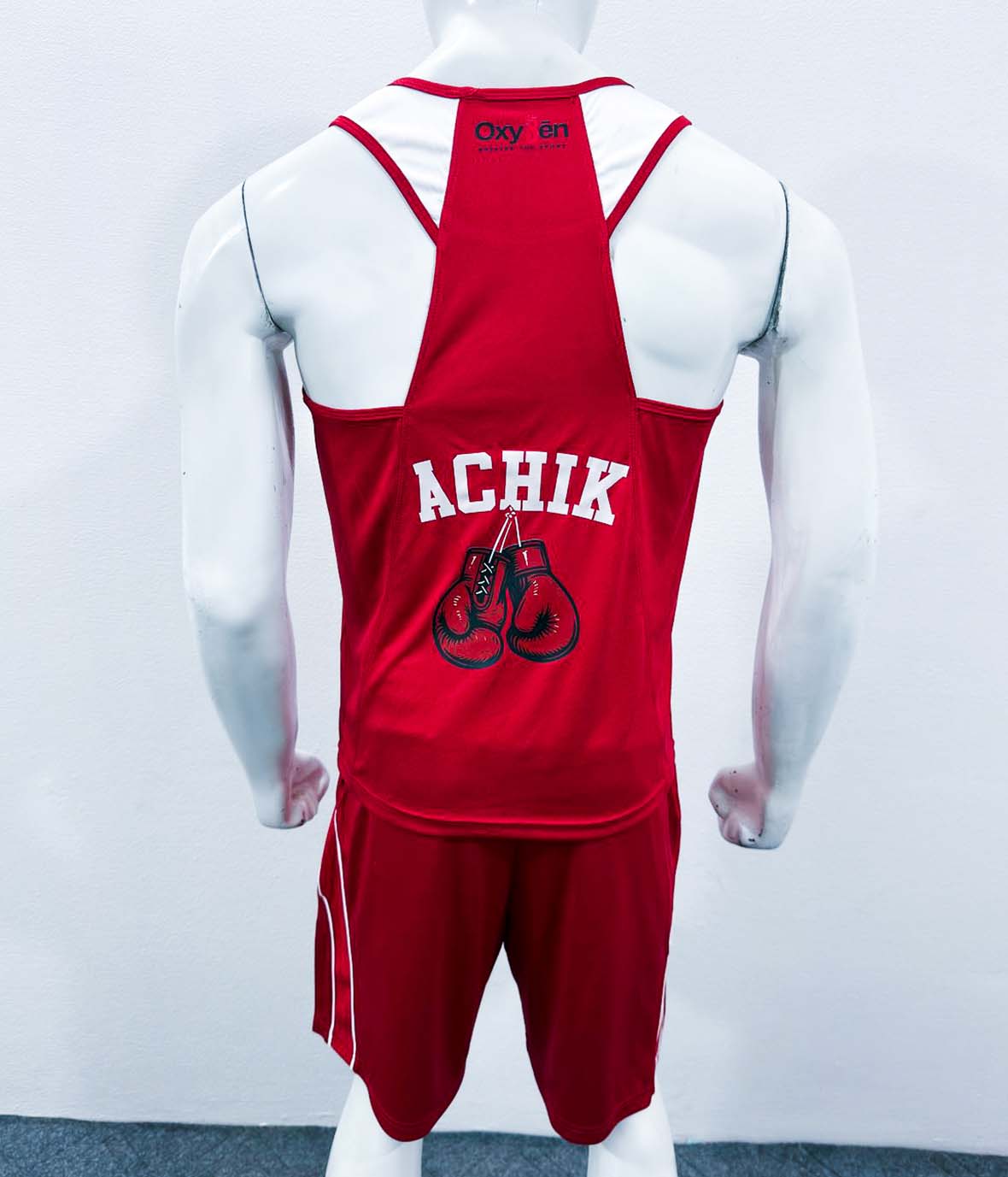 tenue de boxe rouge